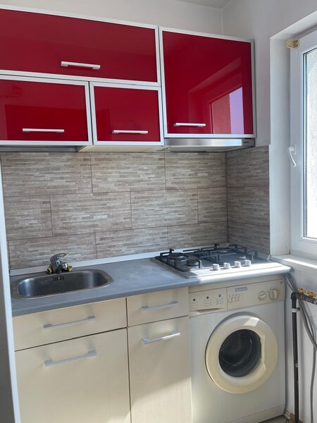 Titan Garsoniera in zona Policlinica, str Prisaca Dornei