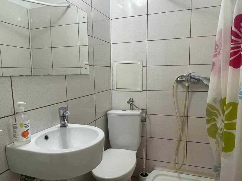 Titan Garsoniera in zona Policlinica, str Prisaca Dornei