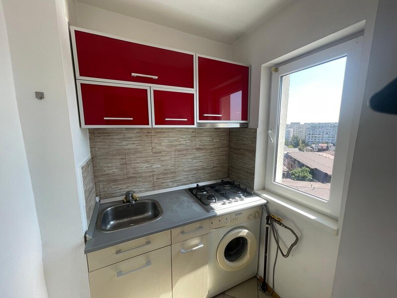 Titan Garsoniera in zona Policlinica, str Prisaca Dornei